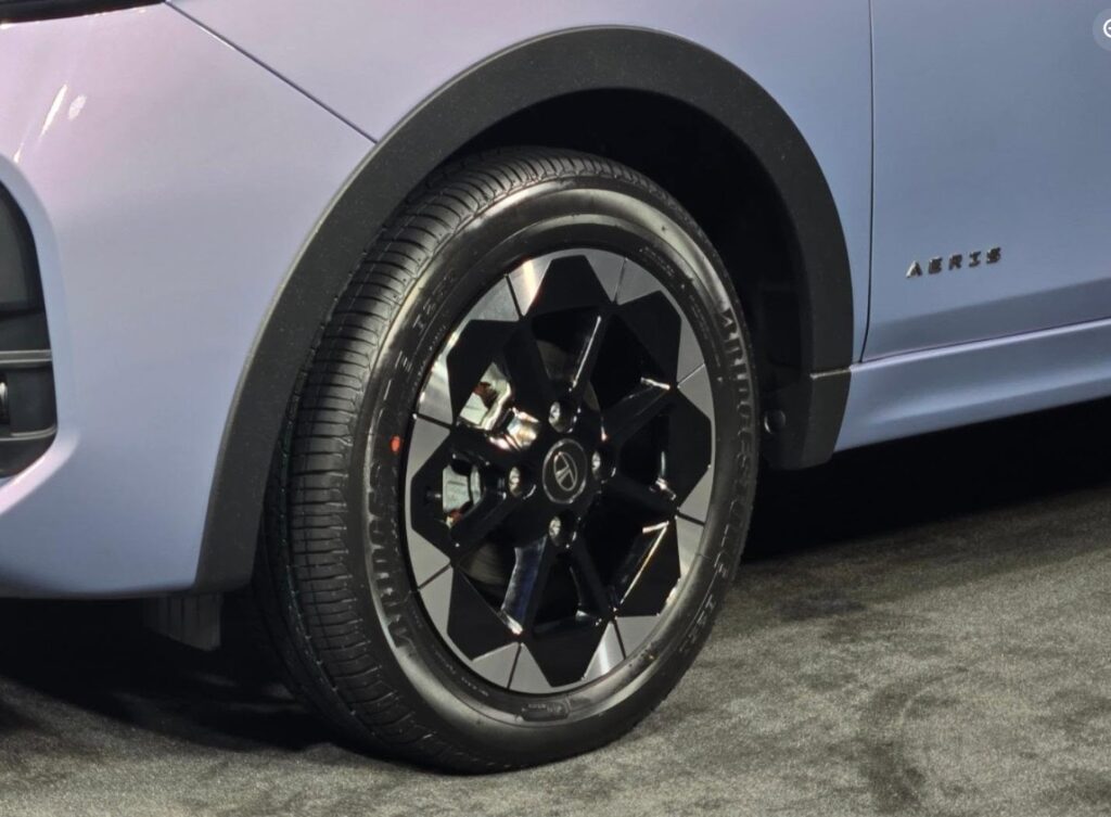 Tata Aeris alloy wheel design