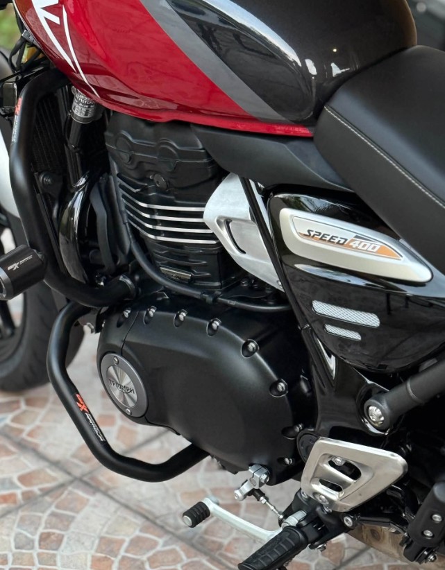 Triumph speed 400