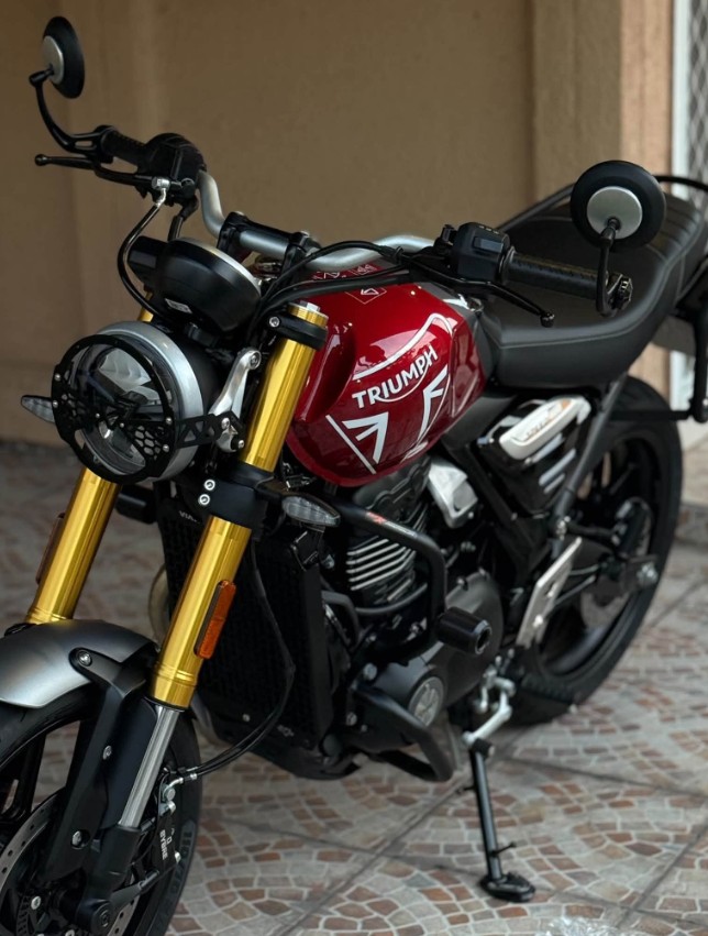 Triumph speed 400