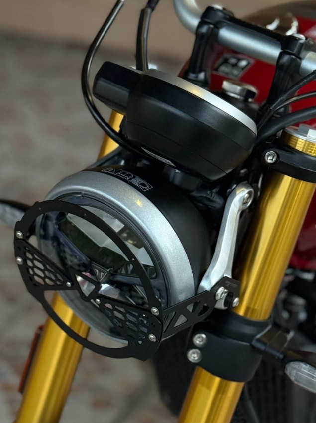 Triumph speed 400