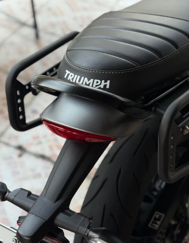 Triumph speed 400