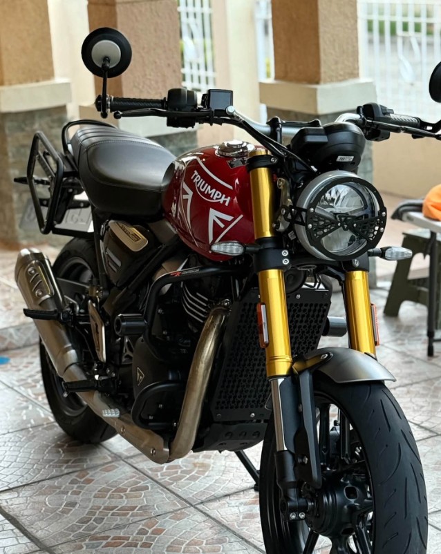 Triumph speed 400