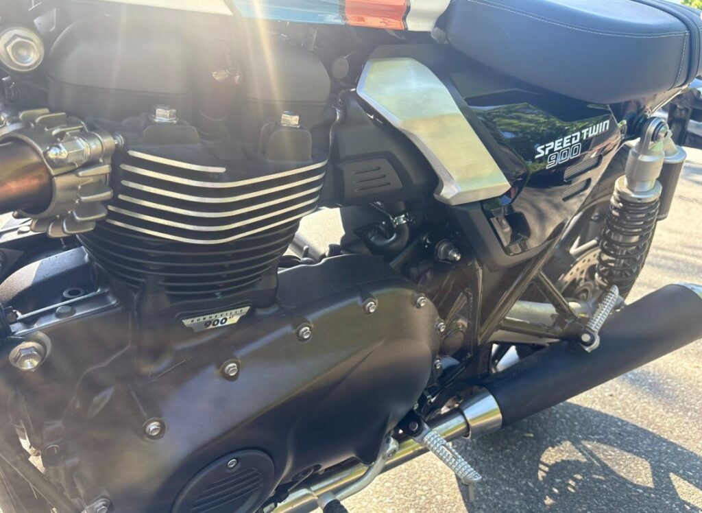Triumph speed twin 900