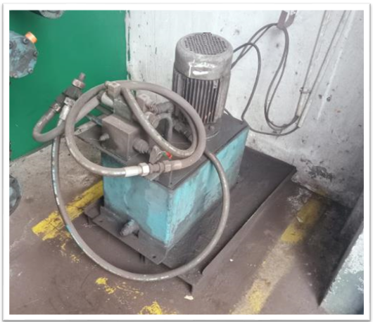 5s Hydraulic room